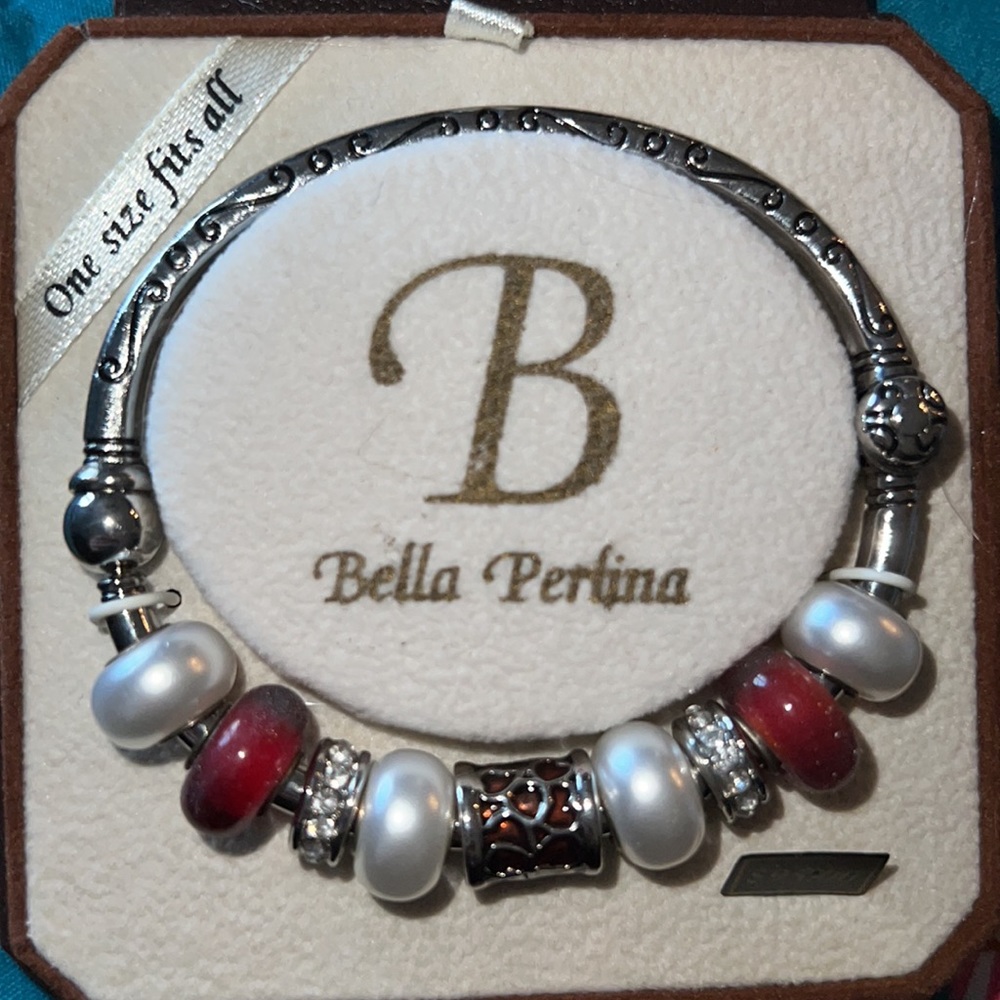 Red charm bracelet - Picture 2 of 2